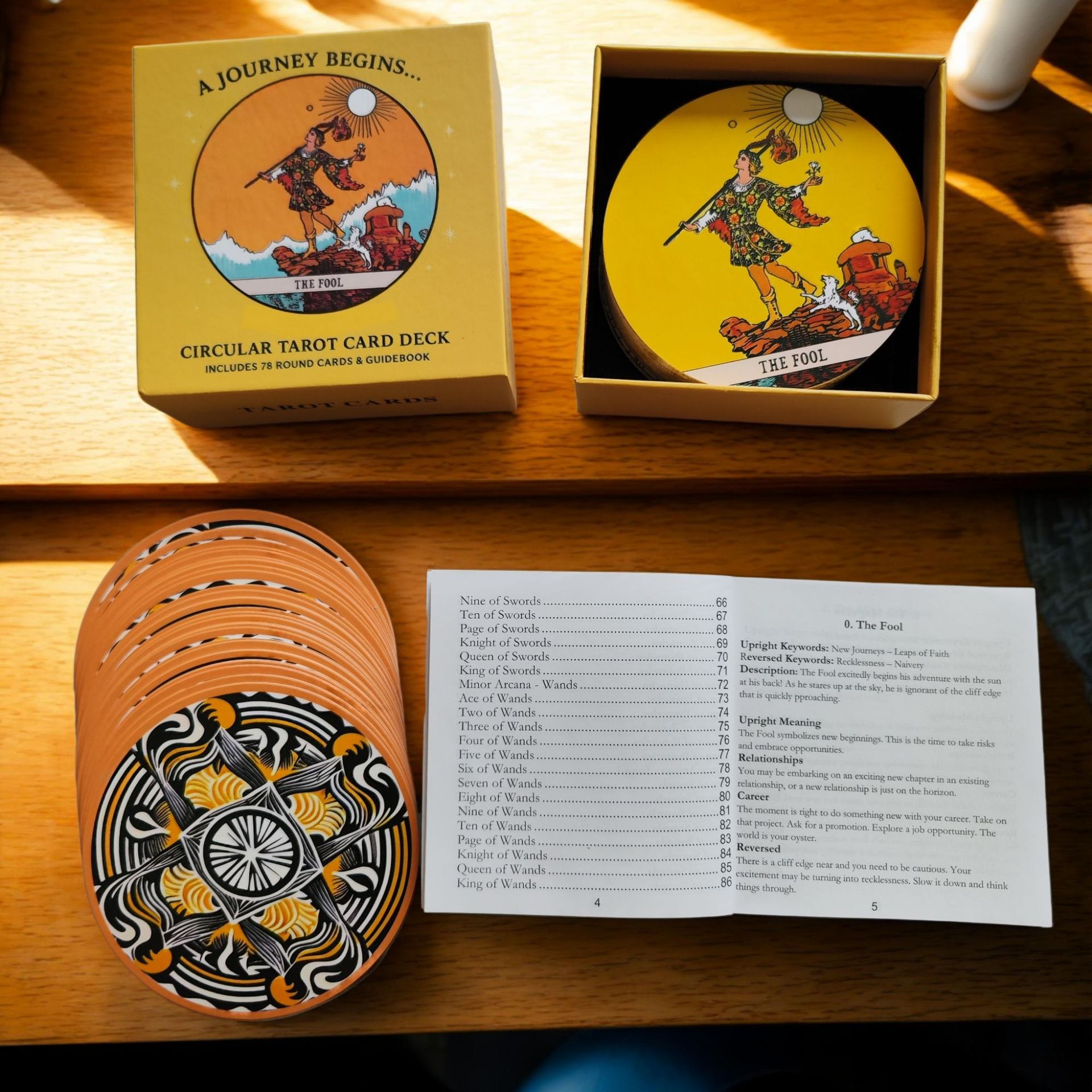 مجموعة بطاقات التاروت الدائرية - مراجعة Tarot Cards Deck With Guidebook وسعره